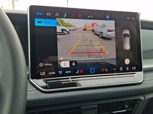 New 2026 Volkswagen Tiguan SE FWD image 13
