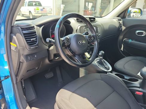 Used 2017 Kia Soul + w/ Designer's Package FWD image 16