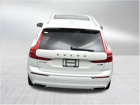 Used 2018 Volvo XC60 T5 Inscription w/ Convenience Package AWD/4WD image 17