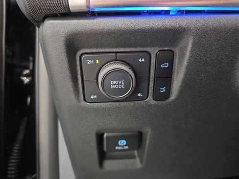 Used 2025 Ford Expedition Max Platinum AWD/4WD image 25