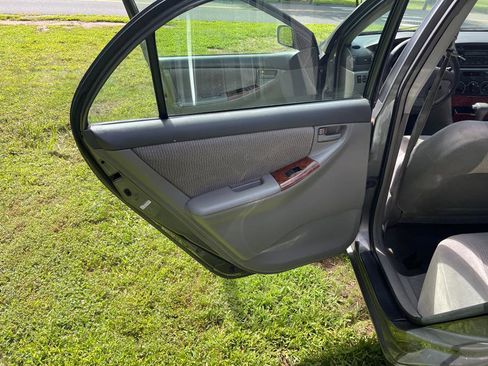 Used 2006 Toyota Corolla LE image 20