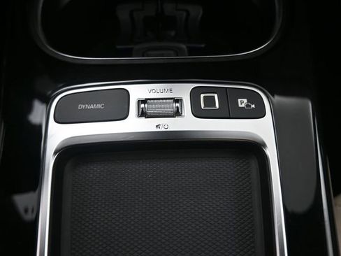 Used 2025 Mercedes-Benz CLA 250 4MATIC image 4