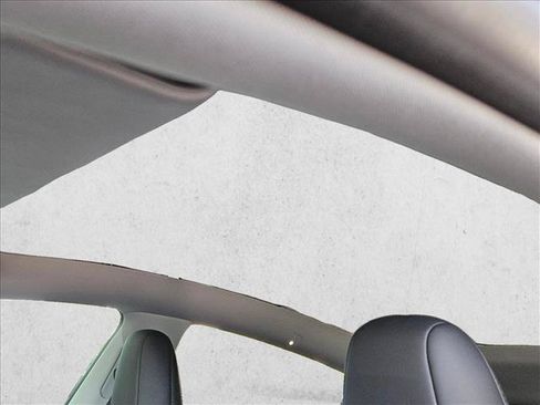 Used 2026 Tesla Model Y 2WD image 14
