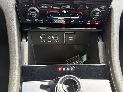 New 2025 Jeep Grand Cherokee Limited w/ Black Appearance Package image 16