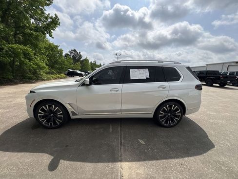 Used 2025 BMW X7 xDrive40i AWD/4WD image 5