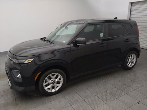 Used 2021 Kia Soul S FWD image 2