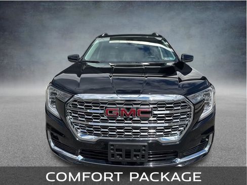 Used 2023 GMC Terrain Denali w/ Black Diamond Edition AWD/4WD image 9