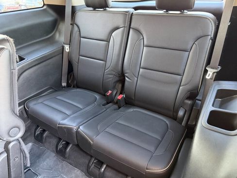 Used 2019 GMC Acadia Denali image 13