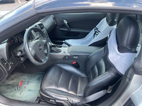 Used 2006 Chevrolet Corvette Coupe RWD image 7