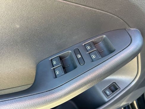 Used 2015 Volkswagen Jetta S image 19