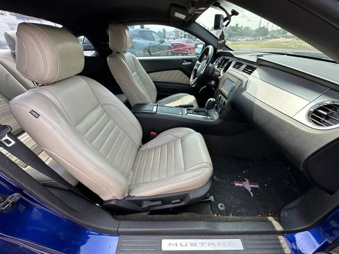 Used 2013 Ford Mustang GT Premium w/ Comfort Pkg RWD image 13