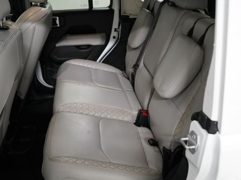 Used 2023 Jeep Wrangler Unlimited Sahara AWD/4WD image 23