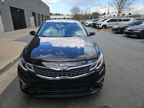 Certified 2019 Kia Optima LX image 2