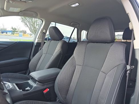 Used 2023 Subaru Outback Premium image 8