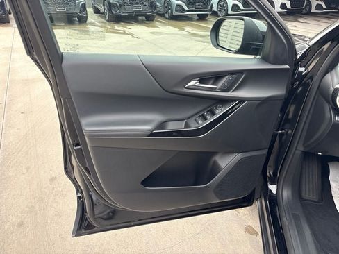 Used 2025 Chevrolet Equinox LT FWD image 15