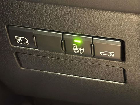 Used 2019 Lexus NX 300h AWD image 21