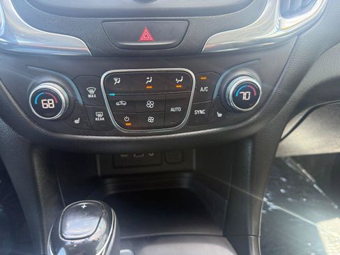 Used 2019 Chevrolet Equinox LT FWD image 13