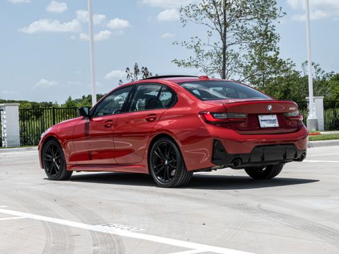 Used 2024 BMW 330i Sedan w/ M Sport Package RWD image 7