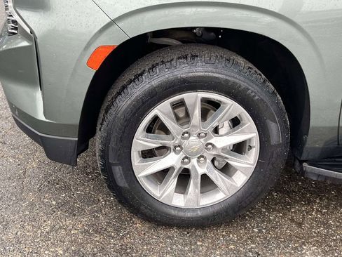 Used 2023 Chevrolet Suburban Premier image 20