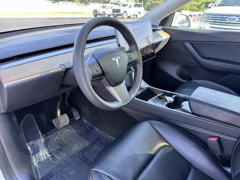 Used 2021 Tesla Model Y Long Range AWD/4WD image 21