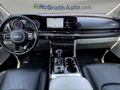 Used 2023 Kia Carnival EX FWD image 10