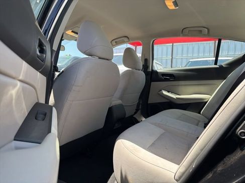 Used 2025 Nissan Altima 2.5 SV FWD image 9
