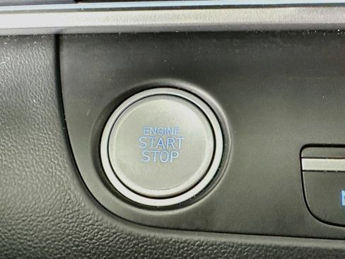 Used 2024 Hyundai Elantra SEL FWD image 23