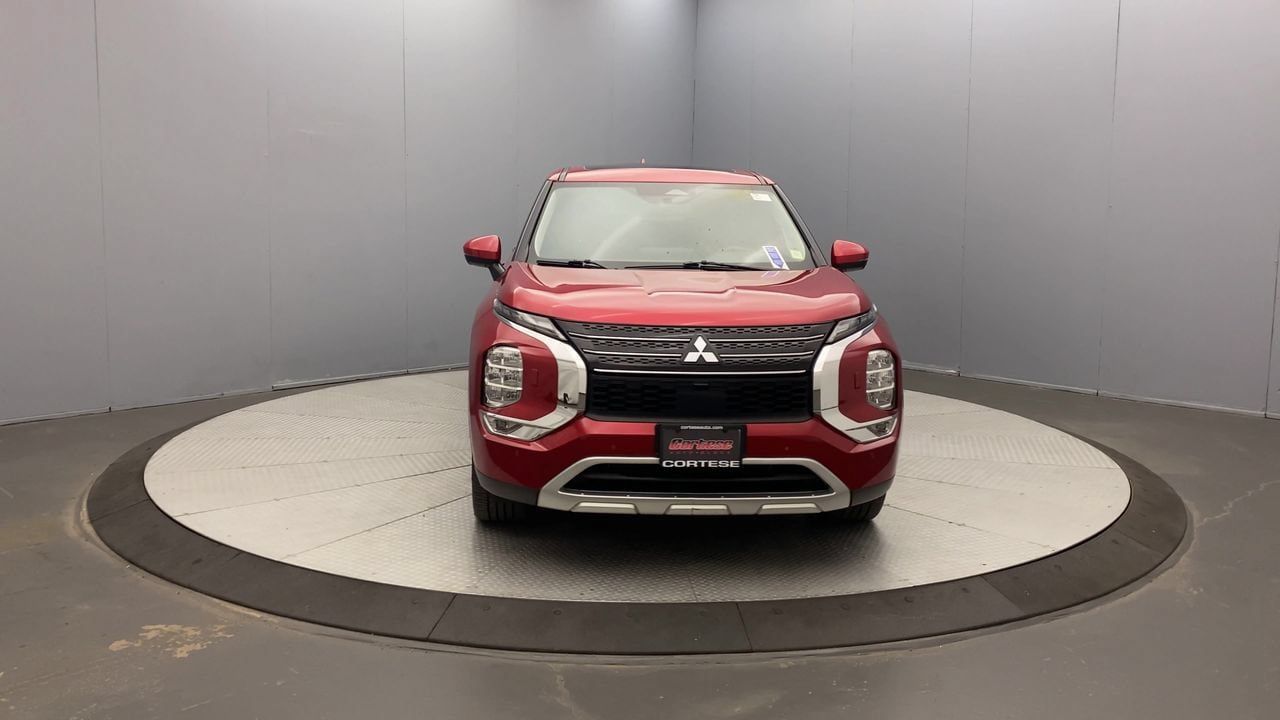 Used 2023 Mitsubishi Outlander SE AWD/4WD image 8