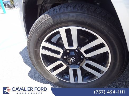 Used 2023 Toyota 4Runner Limited AWD/4WD image 39
