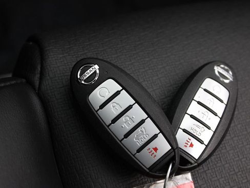 Certified 2021 Nissan Rogue SV w/ Premium Package image 33