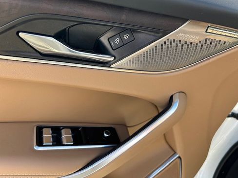 Certified 2022 Jaguar F-PACE S image 15