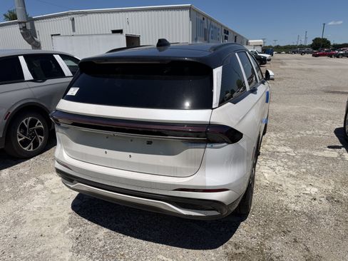 New 2026 Lincoln Nautilus Reserve w/ Jet Appearance Package AWD/4WD image 12