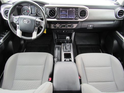 Used 2020 Toyota Tacoma SR5 w/ Blackout Package AWD/4WD image 34