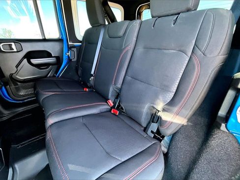 Used 2021 Jeep Wrangler Unlimited Rubicon w/ Cold Weather Group image 21