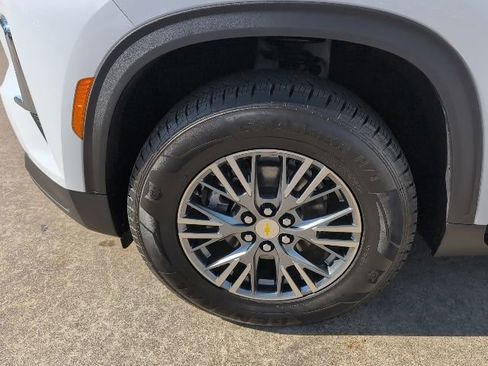 Certified 2024 Chevrolet Traverse LT w/ Trailering Package image 3