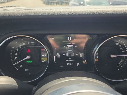 Used 2023 Jeep Wrangler Unlimited Sahara w/ Cold Weather Group AWD/4WD image 27