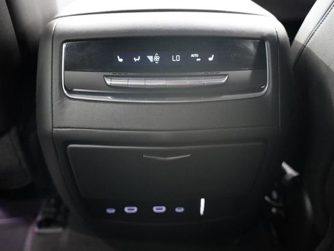 Used 2025 Cadillac Escalade Premium Luxury AWD/4WD image 37