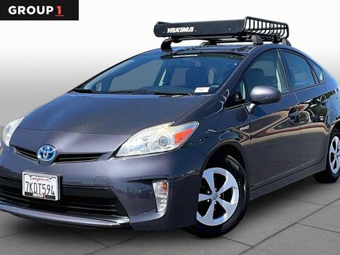 Used 2015 Toyota Prius Two FWD image 1