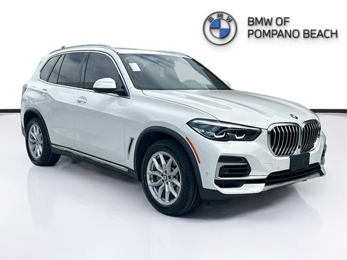 Certified 2023 BMW X5 xDrive40i w/ Parking Assistance Package AWD/4WD image 1