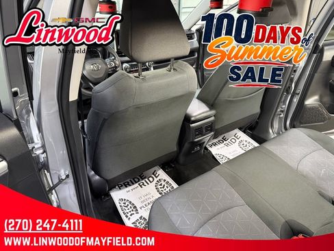 Used 2025 Toyota RAV4 XLE FWD image 25