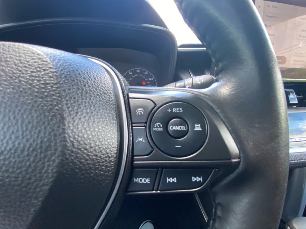 Used 2023 Toyota Corolla Cross LE AWD/4WD image 19