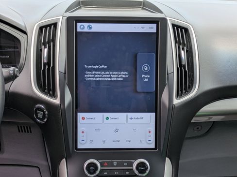 Used 2024 Ford Edge SEL w/ Convenience Package image 17