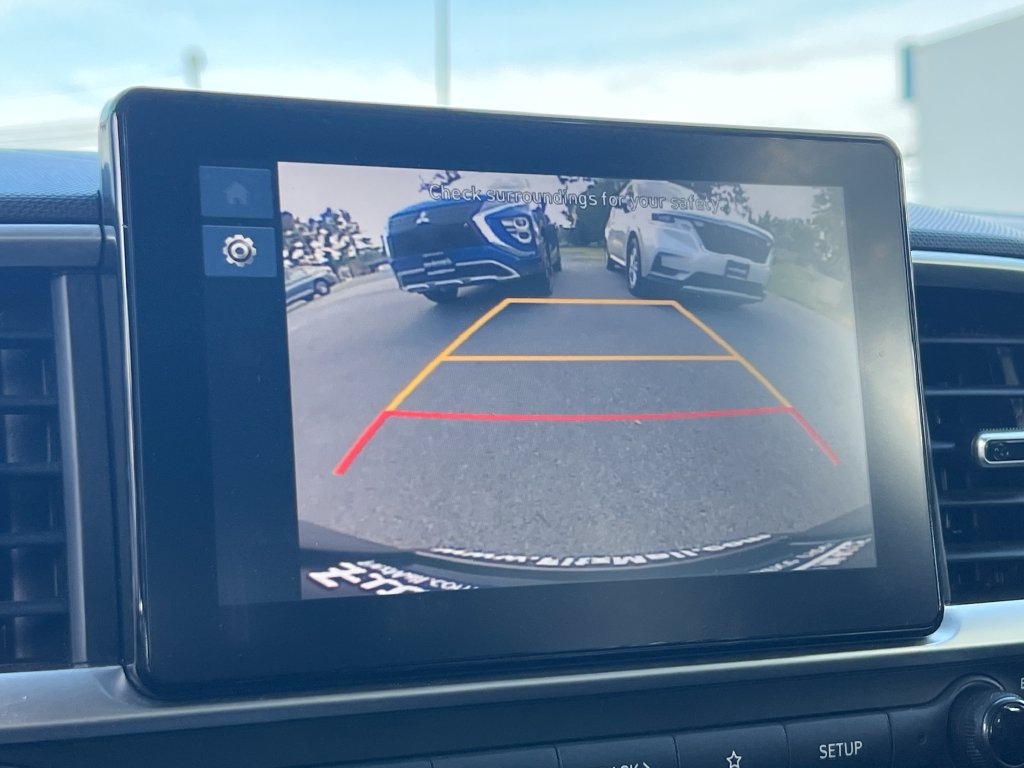 Used 2025 Hyundai Venue SEL FWD image 25