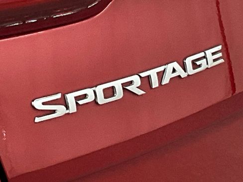 Used 2022 Kia Sportage EX w/ EX Technology Package image 24