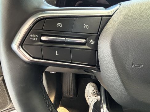 Used 2025 Chevrolet Equinox LT w/ Safety and Technology Package image 10