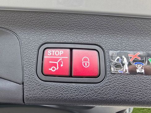 Used 2026 Mercedes-Benz GLS 450 4MATIC image 20