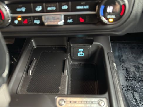 New 2025 Ford Bronco Outer Banks w/ Black Appearance Package image 28