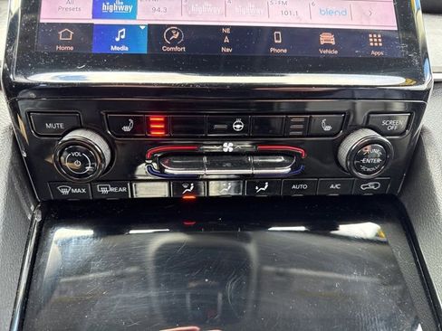 Used 2021 Jeep Grand Cherokee L Limited image 47