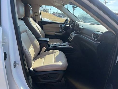 Used 2023 Ford Explorer XLT w/ Equipment Group 202A image 35