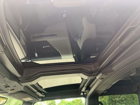 New 2026 GMC Hummer EV SUV image 12